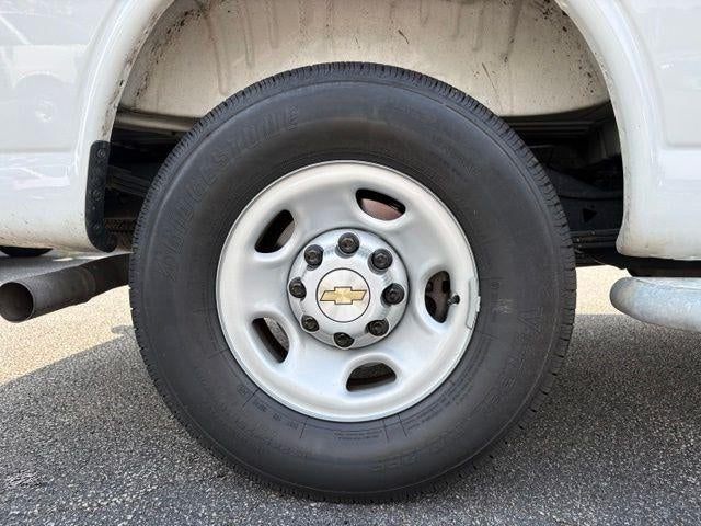 2025 Chevrolet Express Cargo Base