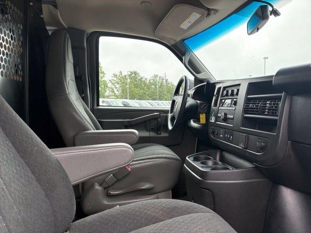 2025 Chevrolet Express Cargo Base