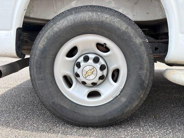 2025 Chevrolet Express Cargo Base