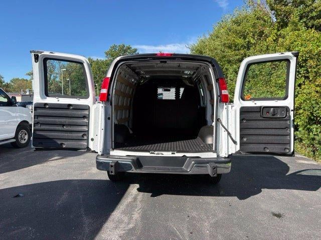 2025 Chevrolet Express Cargo Base