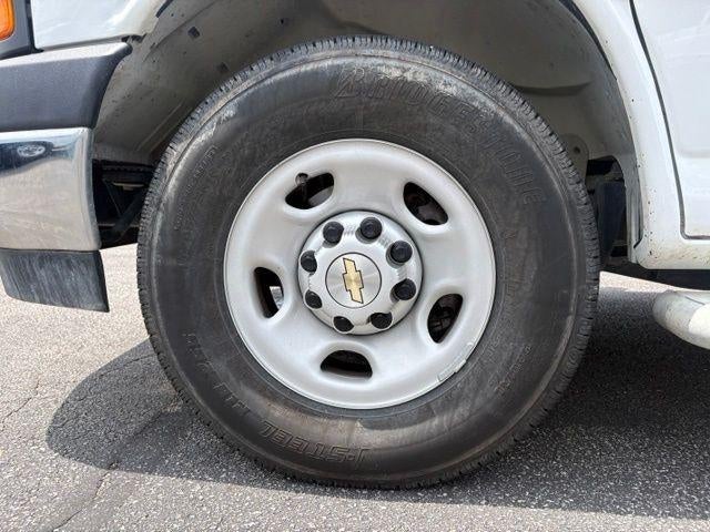 2025 Chevrolet Express Cargo Base