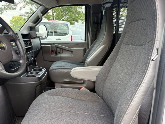 2025 Chevrolet Express Cargo Base