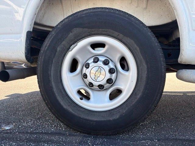 2025 Chevrolet Express Cargo Base