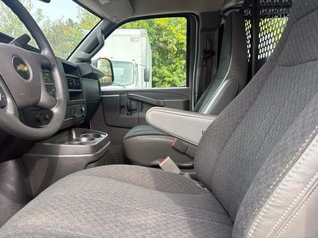 2025 Chevrolet Express Cargo Base