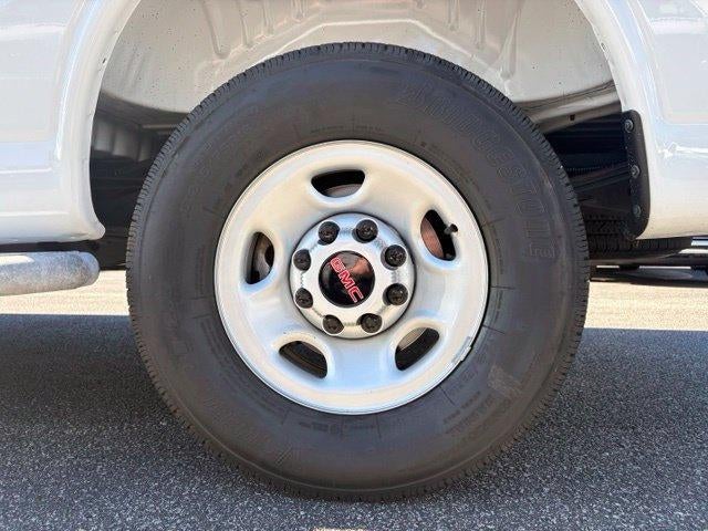 2025 GMC Savana Cargo Base