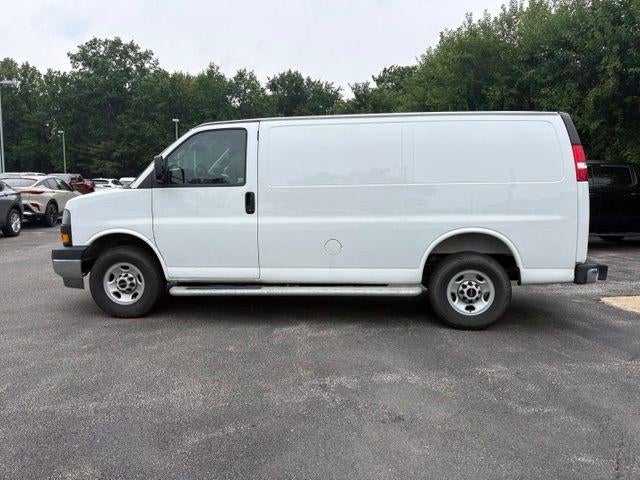 2025 GMC Savana Cargo Base