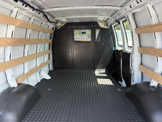2025 GMC Savana Cargo Base