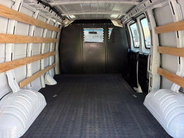 2025 GMC Savana Cargo Base