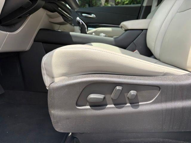 2023 Cadillac XT4 FWD Premium Luxury