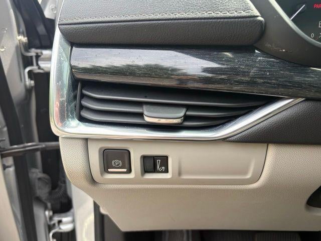 2021 Cadillac XT4 FWD Premium Luxury