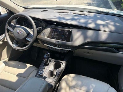 2023 Cadillac XT4 AWD Premium Luxury