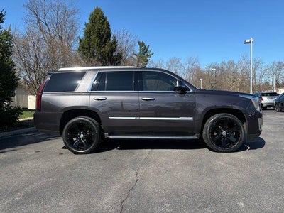 2016 Cadillac Escalade Luxury Collection