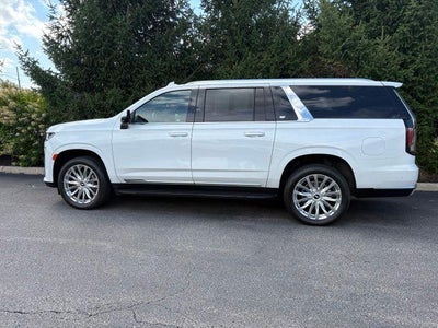 2023 Cadillac Escalade ESV 4WD Premium Luxury