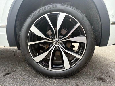 2024 Volkswagen Atlas Cross Sport 2.0T SEL Premium R-Line