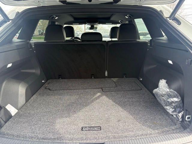 2024 Volkswagen Atlas Cross Sport 2.0T SEL Premium R-Line