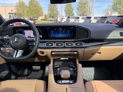 2025 Mercedes-Benz GLS 580