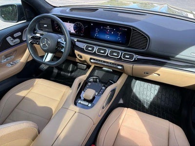 2025 Mercedes-Benz GLS 580
