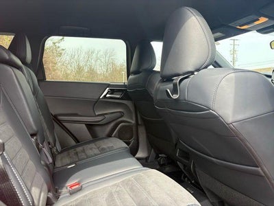 2024 Mitsubishi Outlander SE Black Edition w/Pano Roof