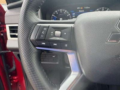 2024 Mitsubishi Outlander SE Black Edition w/Pano Roof