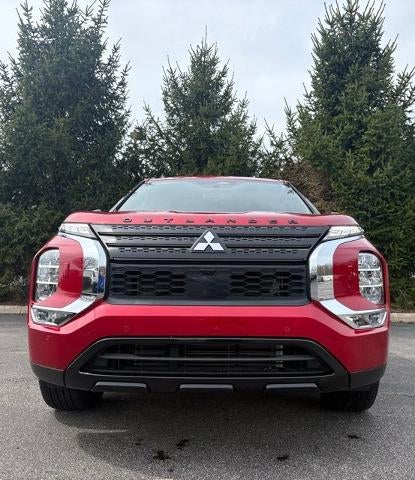 2024 Mitsubishi Outlander SE Black Edition w/Pano Roof